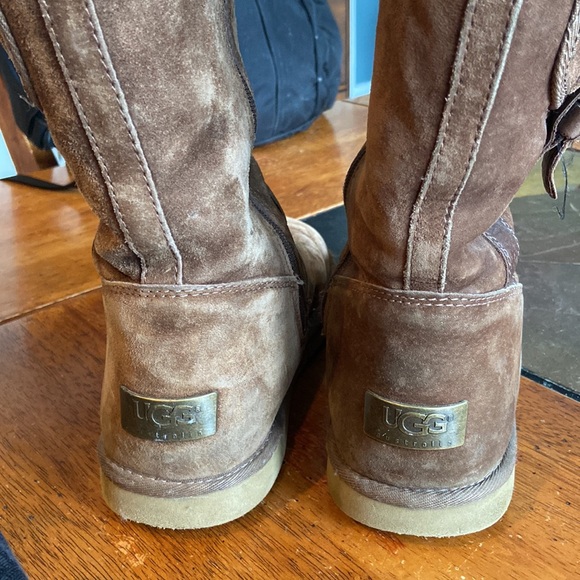Ugg Boots! - Picture 4 of 6